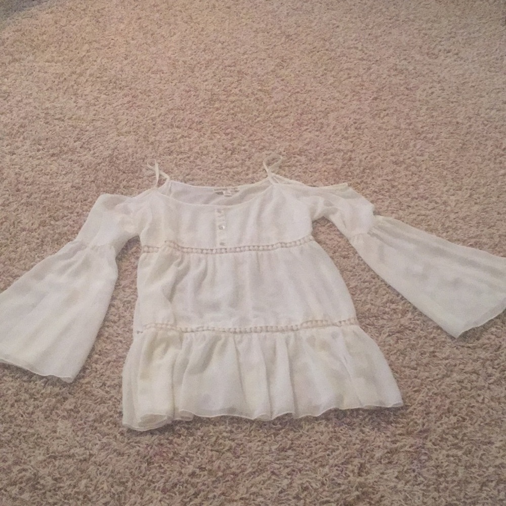 Light eggshell flowy top